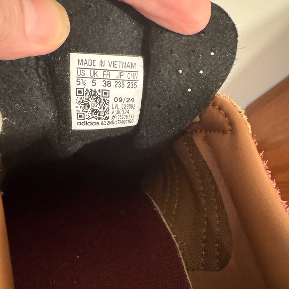 Adidas Gazelle Maroon and Yellow - Picture 6 of 6